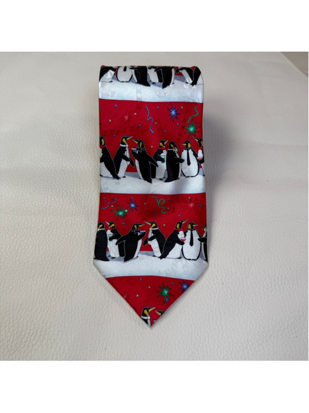 Hallmark Yule Tie Greetings Christmas Penguin Necktie Holiday Novelty Mens Tie